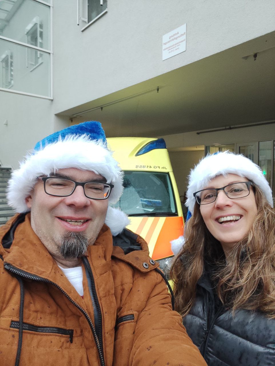 Claudia und Marko Wichteln zum Nikolaus Claudia und Marko wichteln zum Nikolaus
